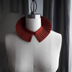 Black collar/ pleated collar/More colors/High collar/Shirt collar/Brick red/Neck detail/Couture collar/Neck ruffle/marinaasta image 2