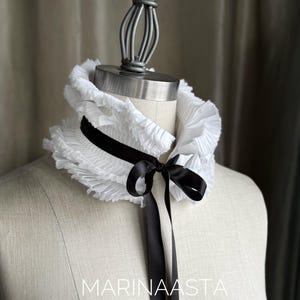 White Ruff collar/Hand Pleated Collar/VICTORIAN choker necklace / Neck ruff