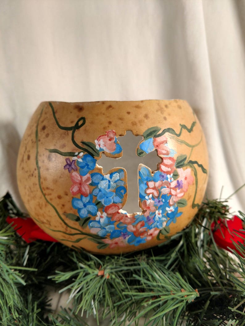 Striking Cross and Flowers Gourd Knitting Yarn Bowl