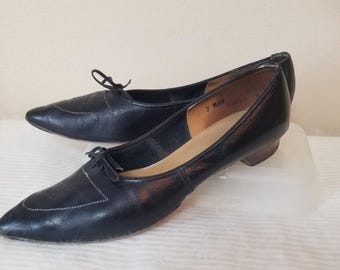 Vintage Women's Pointed Toe Flats - Etsy