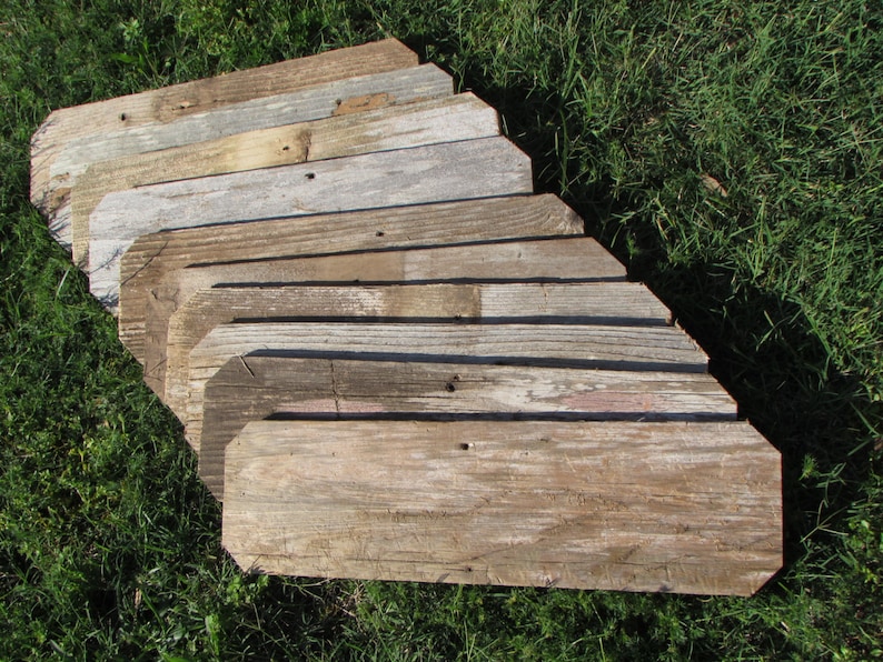 On Sale Reclaimed Plank Old Fence Wood Boards With Dog Ears Etsy