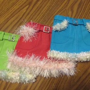 Cartera para niñas: turquesa, verde y rosa con borde de crochet de piel divertida, 8" x 6", cierre de cremallera y asa