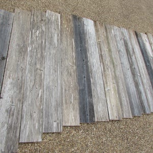 Reclaimed Old Fence Wood Boards for Accent Wall 8 Fence Boards - 48 Inch Length - Weathered Barn Wood Planks - Great For Rustic Crafting!
