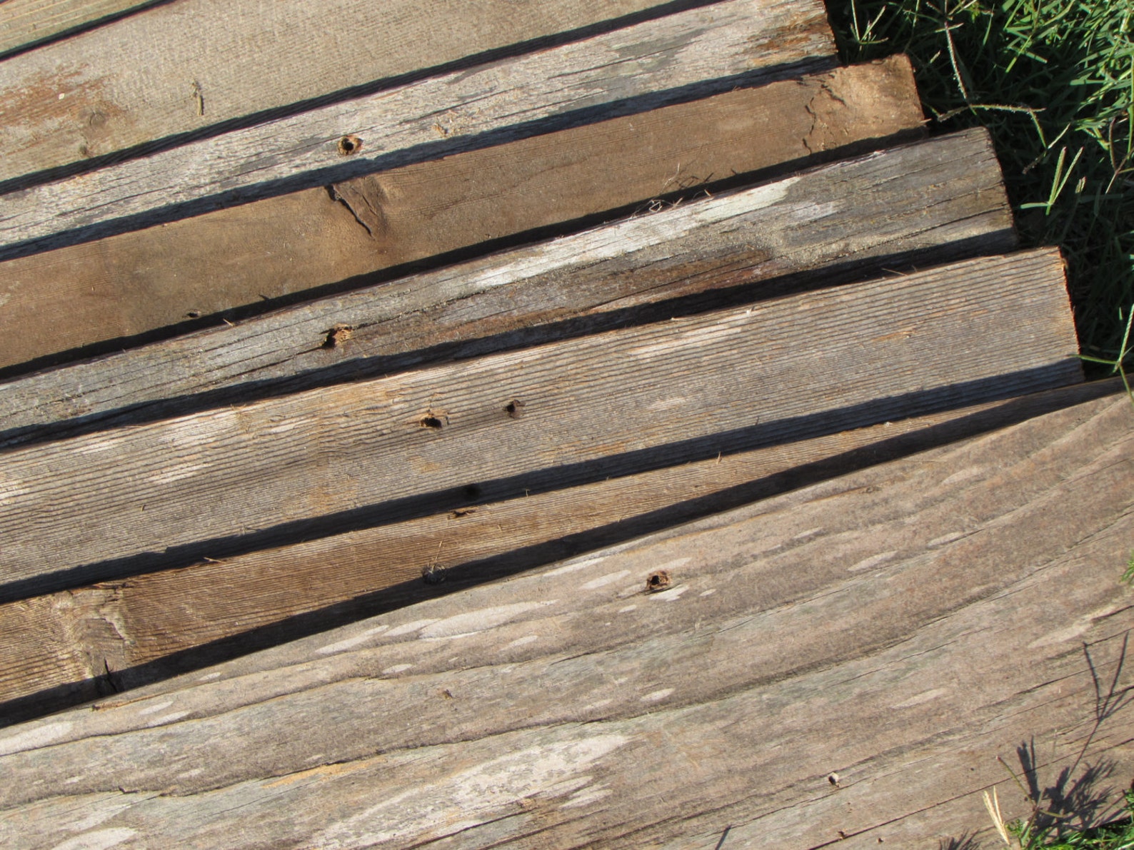 ON SALE Reclaimed Old Fence Wood Boards 10 Fence Boards Etsy