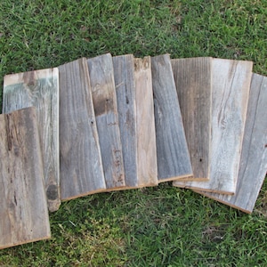 ON SALE - Reclaimed Old Fence Wood Boards - 5 Fence Boards - 12 Inch Lengths - Weathered Barn Wood Planks Good Condition - Great Crafting!