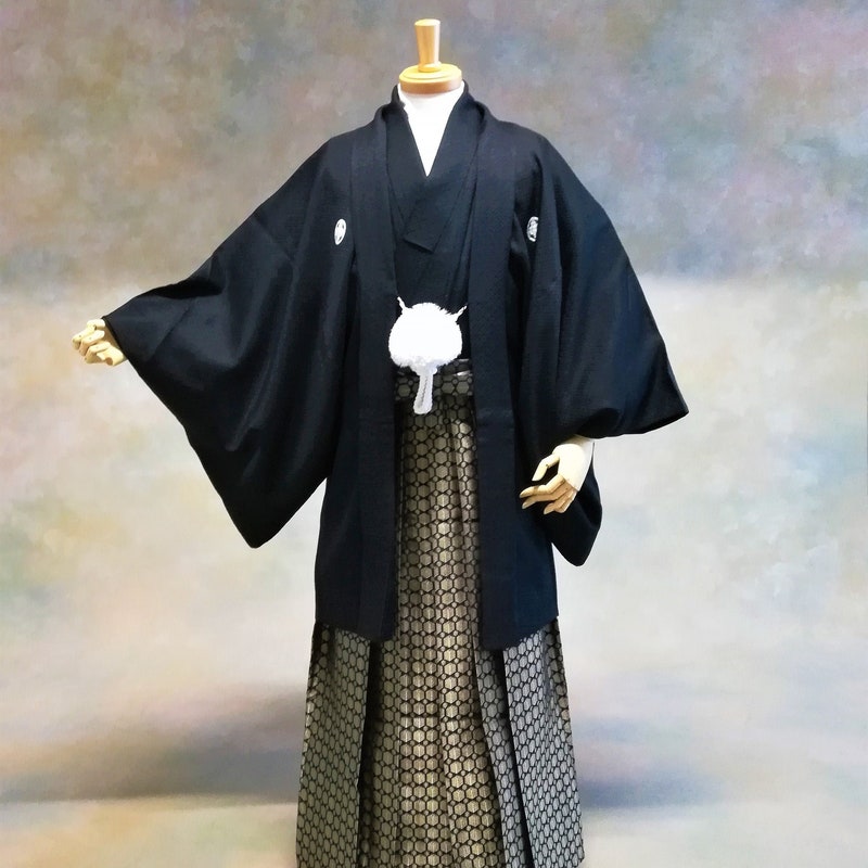 SAMURAI Men's kimono Four piece set #6 vintage MONTSUKI Hakama Kimono Haori Juban Black Gold size S ready to ship main image 1
