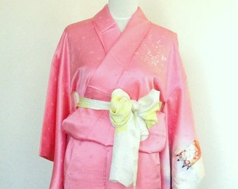 Vintage formal KIMONO SAKURA cherry blossom pink  floral silk kimono size M ready to ship