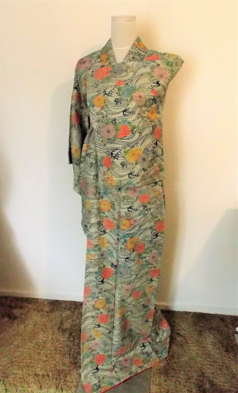 Vintage casual KIMONO TSUMUGI BINGATA hand dyed silk grey mulch color flowers wave size Medium ready to ship main image 0