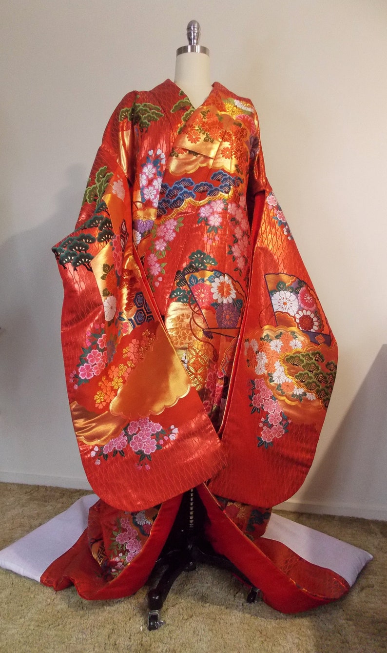UCHIKAKE Wedding KIMONO Robe Red Gold SAKURA Cherry Blossom - Etsy
