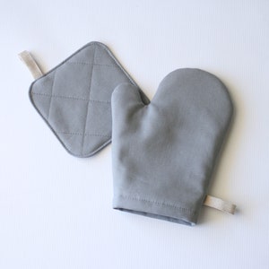 Gray Linen Play Oven Mitt & Pot holder, Kids Toy Kitchen Accessories, Toddler Kitchen, Boy Kitchen, Pretend Play, Kids Oven Mitt