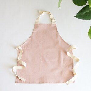 Personalized Kids Apron, Dusty Pink Linen Toddler Apron, Cooking Apron, Pretend Play, Custom Apron, Child Apron with Pocket, Gift for Girl NO pocket - NO name