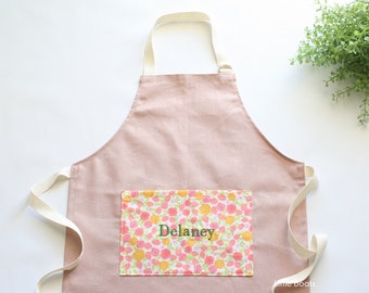 Dusty Pink Linen with Floral Pocket Apron, Pretend Play, Pink Linen Kids Apron, Personalized Kids Apron, Birthday Gift for Girl