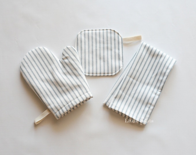 Farmhouse Play Oven Mitt & Pot Holder, Kids Toy Kitchen Accessories, Toddler Kitchen, Pretend Play, Gift for Kids, Kids Room Decor