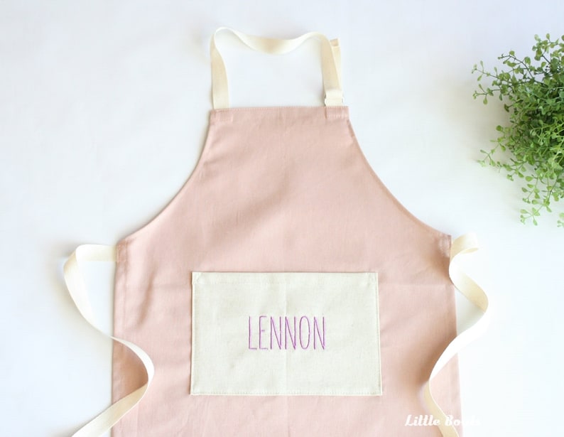 Personalized Kids Apron, Dusty Pink Linen Toddler Apron, Cooking Apron, Pretend Play, Custom Apron, Child Apron with Pocket, Gift for Girl image 2