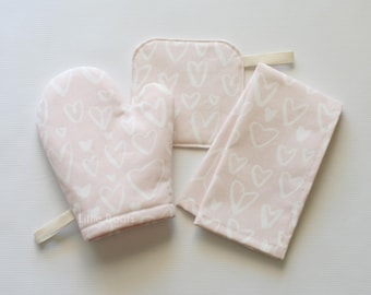 Pink Heart Kids Kitchen Accessories, Pretend Play, Toy Oven Mitt, Pot Holder, Kids Kitchen Towel, Toddler Kitchen, Birthday Gift for Girl