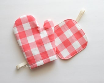 Coral Buffalo Plaid Kids Kitchen Toys, Gingham Toy Oven Mitt, Pretend Play, Pot Holder, Toddler Kitchen, Gift for Kid, Play Room Decor