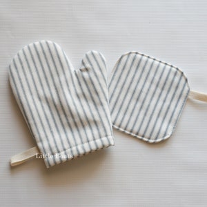 Farmhouse Play Oven Mitt & Pot Holder, Kids Toy Kitchen Accessories, Toddler Kitchen, Pretend Play, Gift for Kids, Kids Room Decor zdjęcie 2