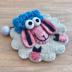 Handmade Wool Felt Sheep Coin Purse – Cute Animal Shape, Small Coin Holder, Eco-Friendly Gift, Unique Farm-Inspired Accessories