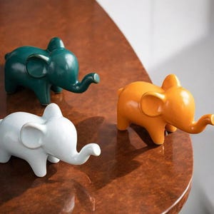 Minimalist Keramik Elefant Dekor | Eleganter Schmuck für Heim & Büro