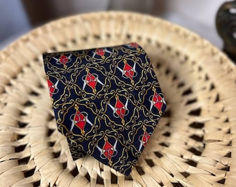 Cravate de luxe vintage en soie italienne des années 1980, signée Mario Masotti, à médaillon baroque, fabriquée à Côme