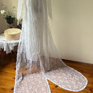 Vintage 60s–70s Wedding Dress with Train | English Lace Bridal Gown, S