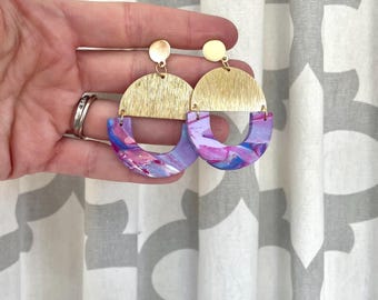 Polymer Clay Ohrringe, Messing Halbmond, Marmorierter Ton, Galaxy Nova Ohrring