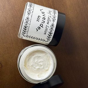 Baume de suif nourri à l'herbe pour une peau douce et nourrie