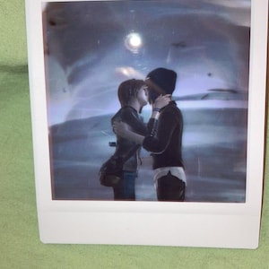 Life is Strange Polaroid, videogame Max Caulfield and Chloe Price- pricefield kiss in the storm