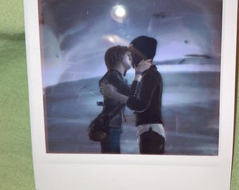 Life is Strange Polaroid, videogame Max Caulfield and Chloe Price- pricefield kiss in the storm