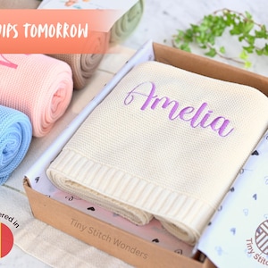 Couverture Bébé Brodée Personnalisée - EMBALLAGE CADEAU & CARTE - Cadeau en Coton Sur-Mesure pour Nouveau-Nés, Présent pour Nouvelle Maman