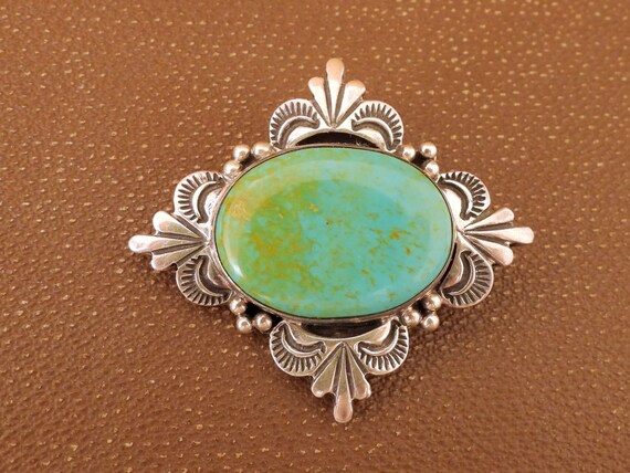 Charming Native American Navajo Sleeping Beauty Turquoise Sterling Silver Gecko Pin Charming Native American Navajo Sleeping Beauty Turquoise Sterling Silver Gecko Pin