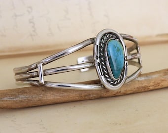 The Indian Navajo “sparrow” Bangle Bracelet With Natural Howlite