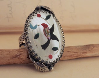 Silver humming bird 925 sterling silver oversized statement leaf ring Vintage Zuni humming bird inlay shell cab ring OOAK size 8.25