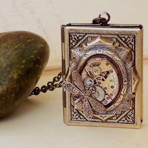 THE TIME KEEPER antiqued brass book style steampunk vintage 17 jeweled watch movement locket necklace