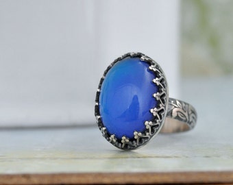 STERLING MOOD RING hand made floral band oxidized sterling silver ring with color changing mood stone cab
