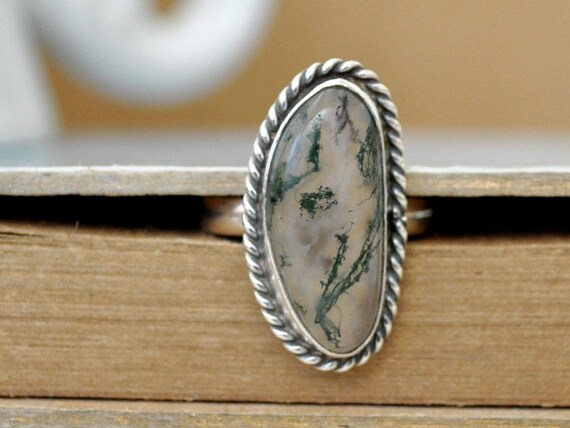 Gorgeous Vintage Native American Navajo Green Agate Sterling Silver Ring Gorgeous Vintage Native American Navajo Green Agate Sterling Silver Ring