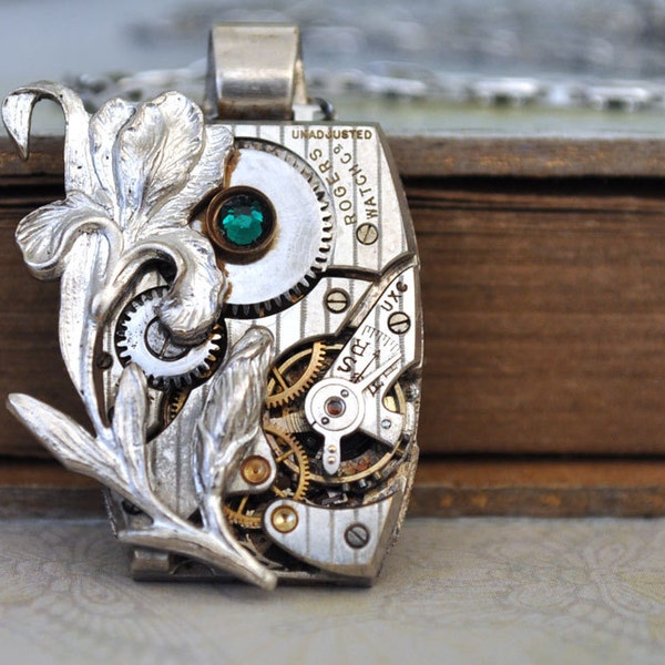 collar Steampunk amor toma tiempo astilla vintage tono mec&aacute;nico movimiento con flor de lirio y strass de Swarovski verde esmeralda