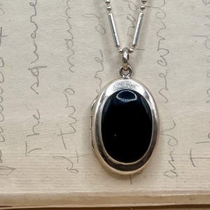 Vintage silver black onyx locket necklace 925 sterling silver small photo locket necklace jewelry gift for women photo locket with chain