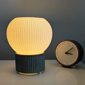 Table lamp