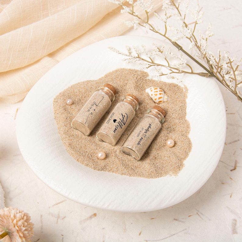 Honeymoon Sand Bottle, Small Travel Sand Memory Bottle, Wedding Bridal Shower Bottle, Mr and Mrs Couple Beach Ideas Gift, Sand Keepsake bild 3