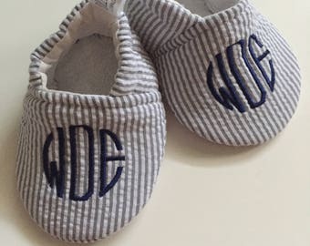 Monogrammed Gray Seersucker Gender Neutral Crib Shoes/Baby Slippers 511958327 2.13