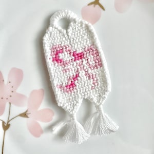 Clara Bow Alpha Keychain: Hand-Knotted Embroidery Floss Fiber Design Macramé