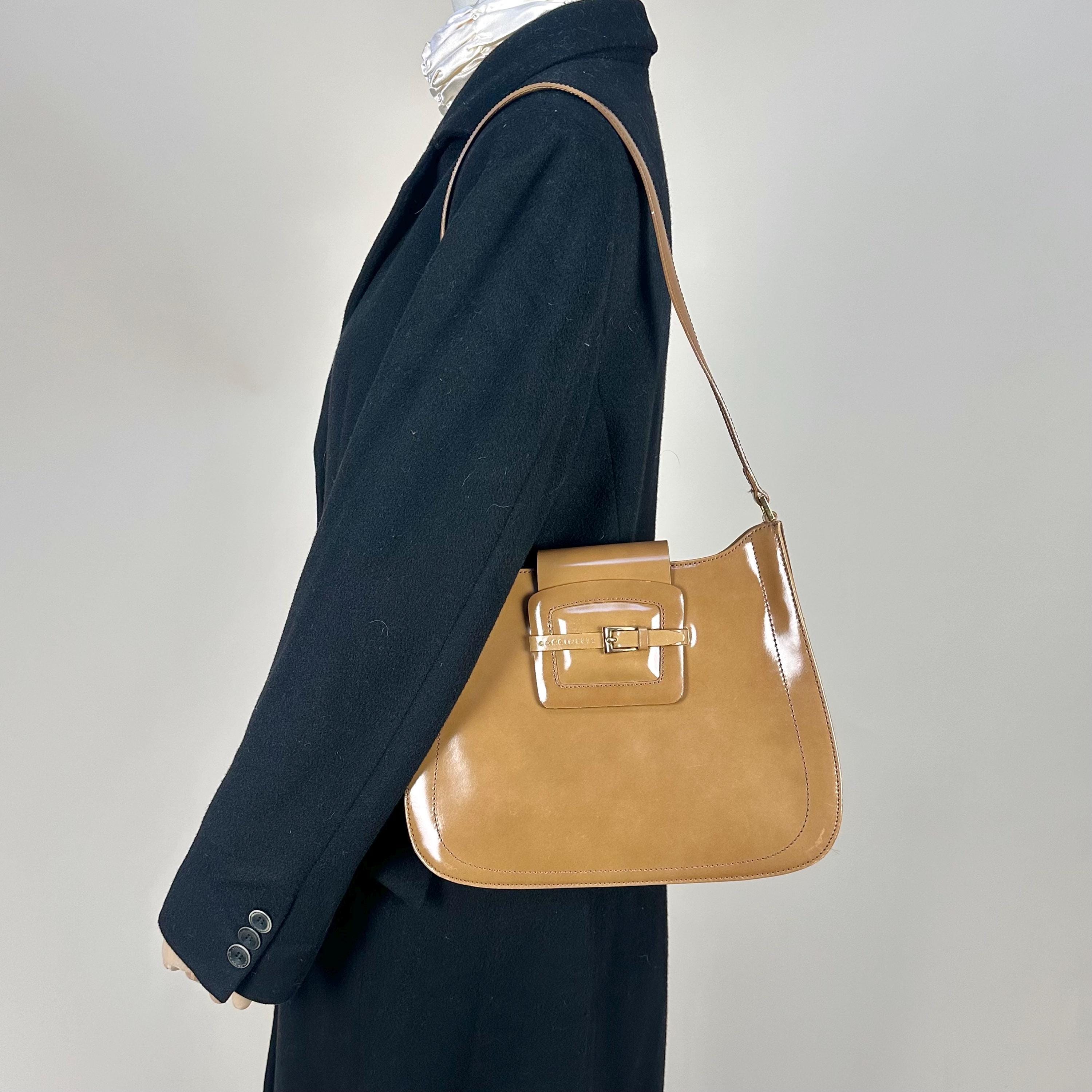 Sac Baguette Vintage COCCINELLE Années 90 - Cuir Beige - Bandoulière - Occasion