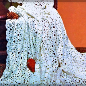 Download instantly Irish Crochet Lace Bedspread Crochet Pattern - Heirloom Vintage CR110