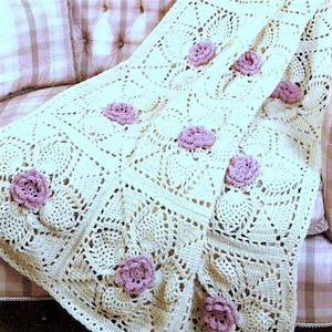 Vintage Crochet Pattern for Roses and Pineapples Afghan Throw Bedspread Blanket Pineapple Lace image 1