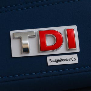 OEM Volkswagen VW TDI Red Letter Grille Badge Emblem 8.4 cm – Polo Golf Jetta Bora Refurbished
