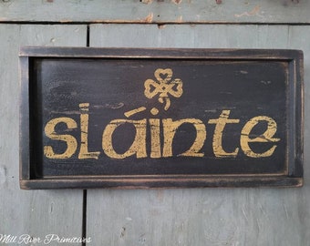 Petit primitif SLAINTE avec panneau en bois de trèfle personnalisé personnalisé rustique