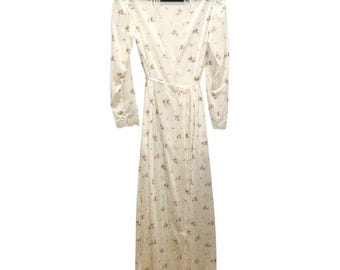 Accappatoio vintage anni '50 in raso semitrasparente con stampa floreale, bianco e rosa, taglia S/M.