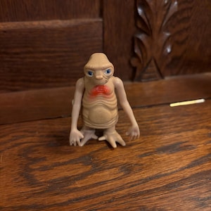 Vintage 1982 ET Windup Toy Extra Terrestrial