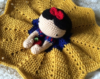 Crochet Snow White Lovey, Security Blanket, baby shower gift, princess nursery, disney baby gift, Prop, crochet blanket, Snow White